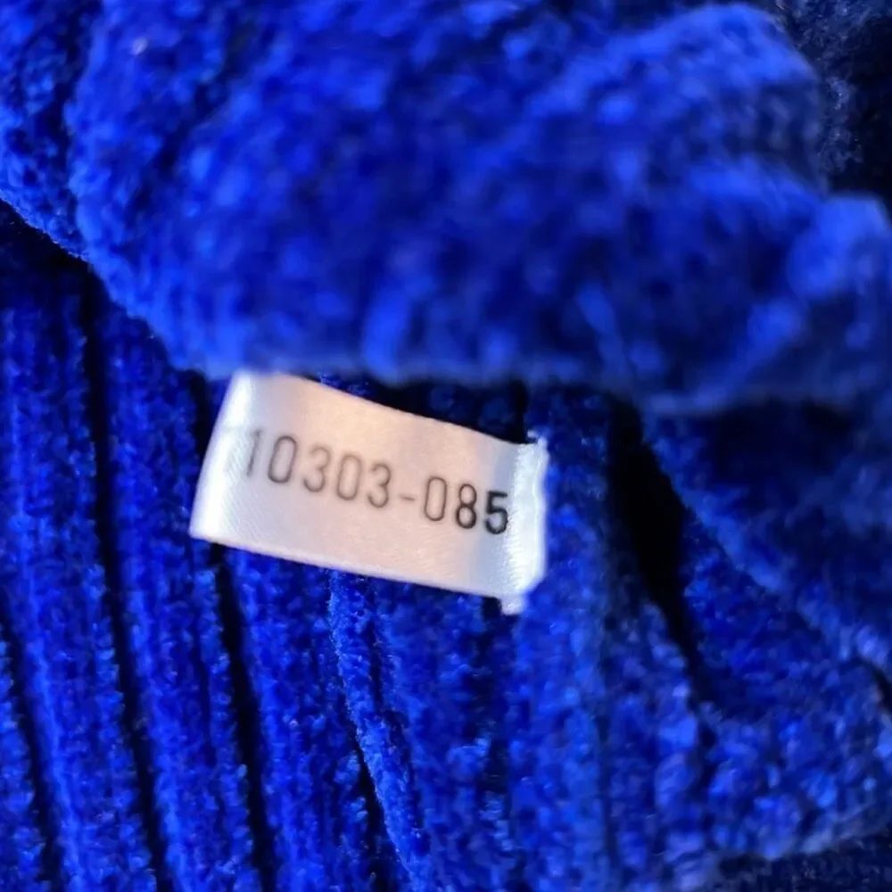 Moda Int'l Women's Blue Button Front Cropped Ribbed Cardigan Sweater Large